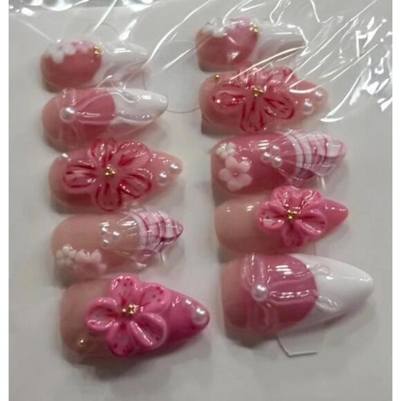 Almond shape press on nails - Picture 3 of 3